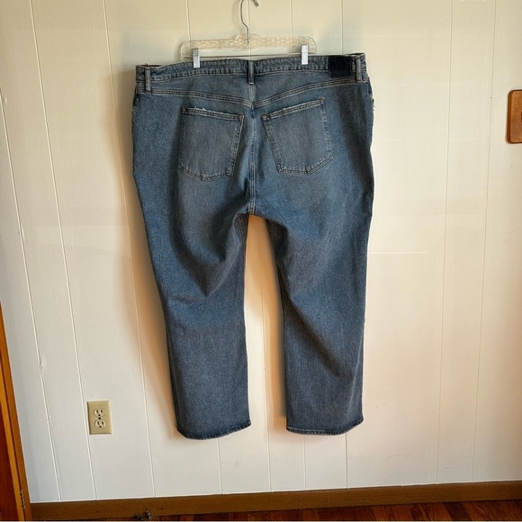 Abercrombie & Fitch Curve Love Ultra High Rise 90s Straight Jean Size 37 Short - Picture 7 of 8